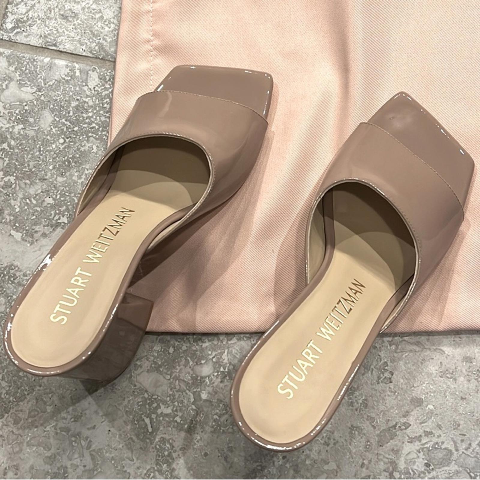 Stuart Weitzman Tia 85 Flared Block Heel Sandals Fawn Patent Leather Size 9 NEW