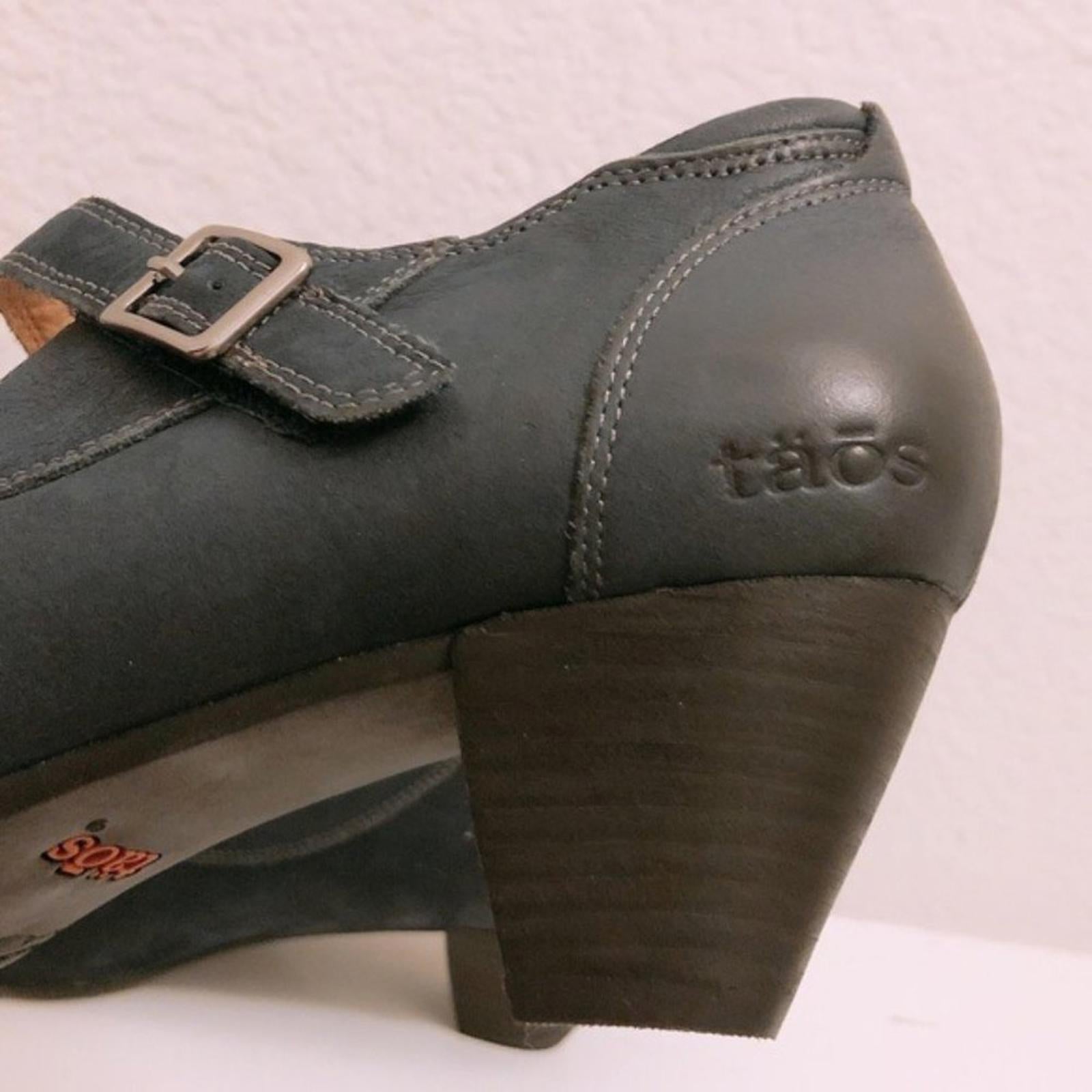 NEW Taos Oiled Leather Mary Jane Shoes in Navy, Size US 9.5M, EU 40 New w/o Box