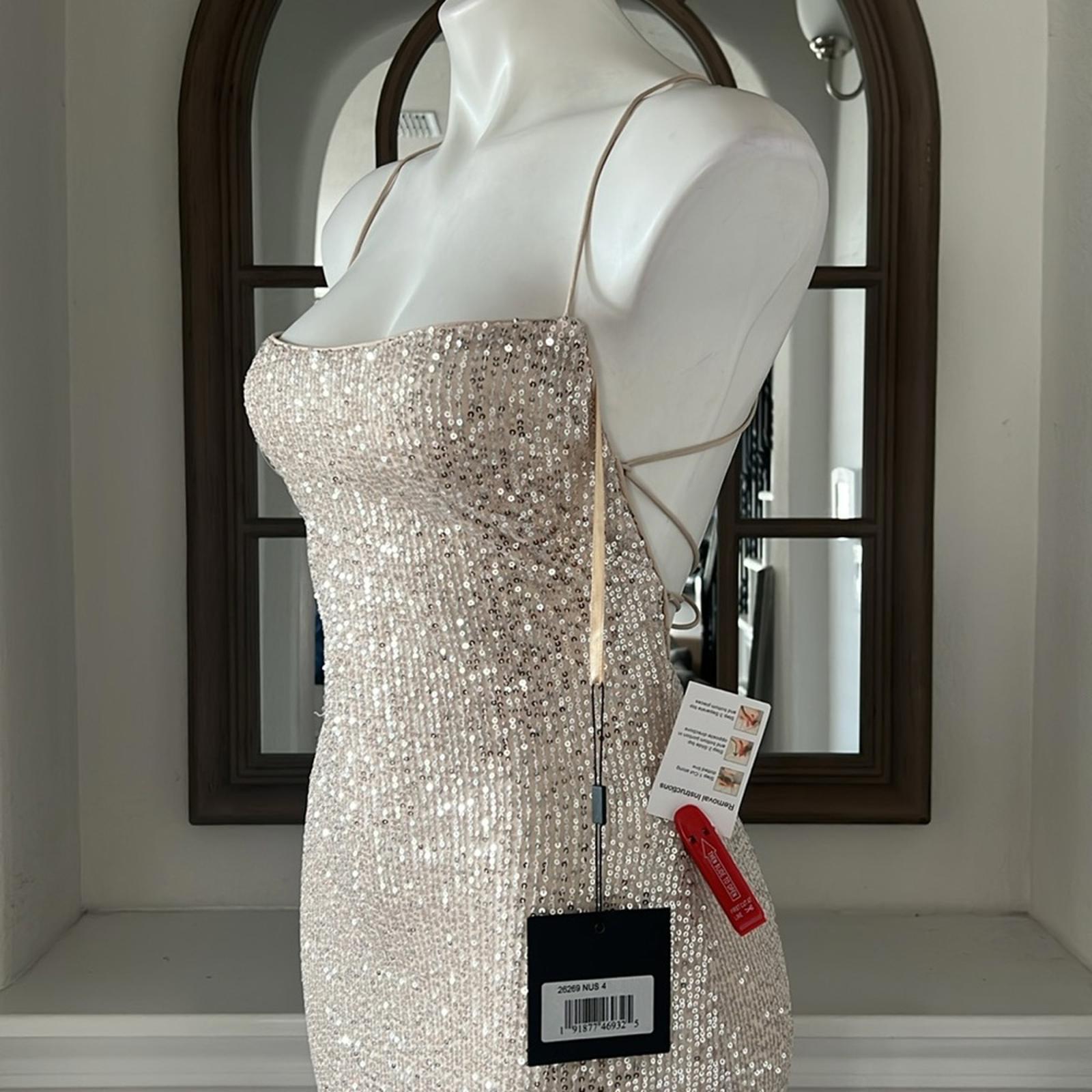 Mac Duggal IEENA Allover Sequin Strappy Open Back Gown in Nude Silver Size 4 NWT
