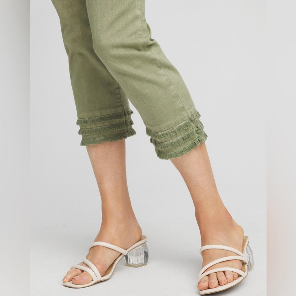 Chico’s Denim Trip Fray Hem Pull-On Capris in Jardin Green Size 3 US16 New w/Tag