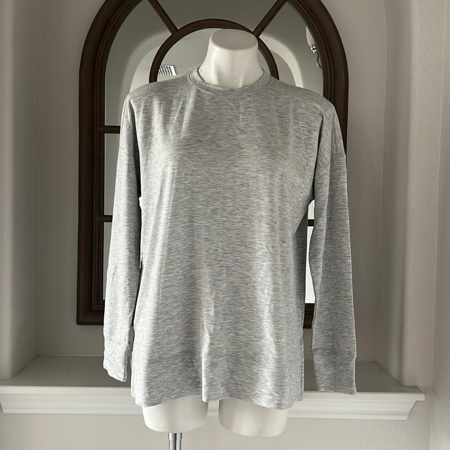 ID-Ideology Active Solid Crewneck Top in Grey, Size S New w/Tag $39.50