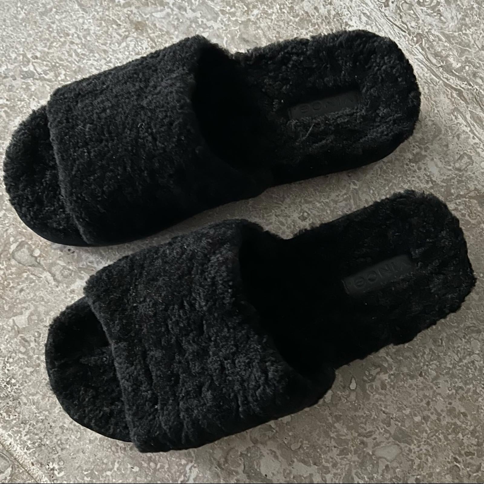 VINCE Real Fur Slide Sandals Cozy Slippers in Black, Size 7M New w/o Box
