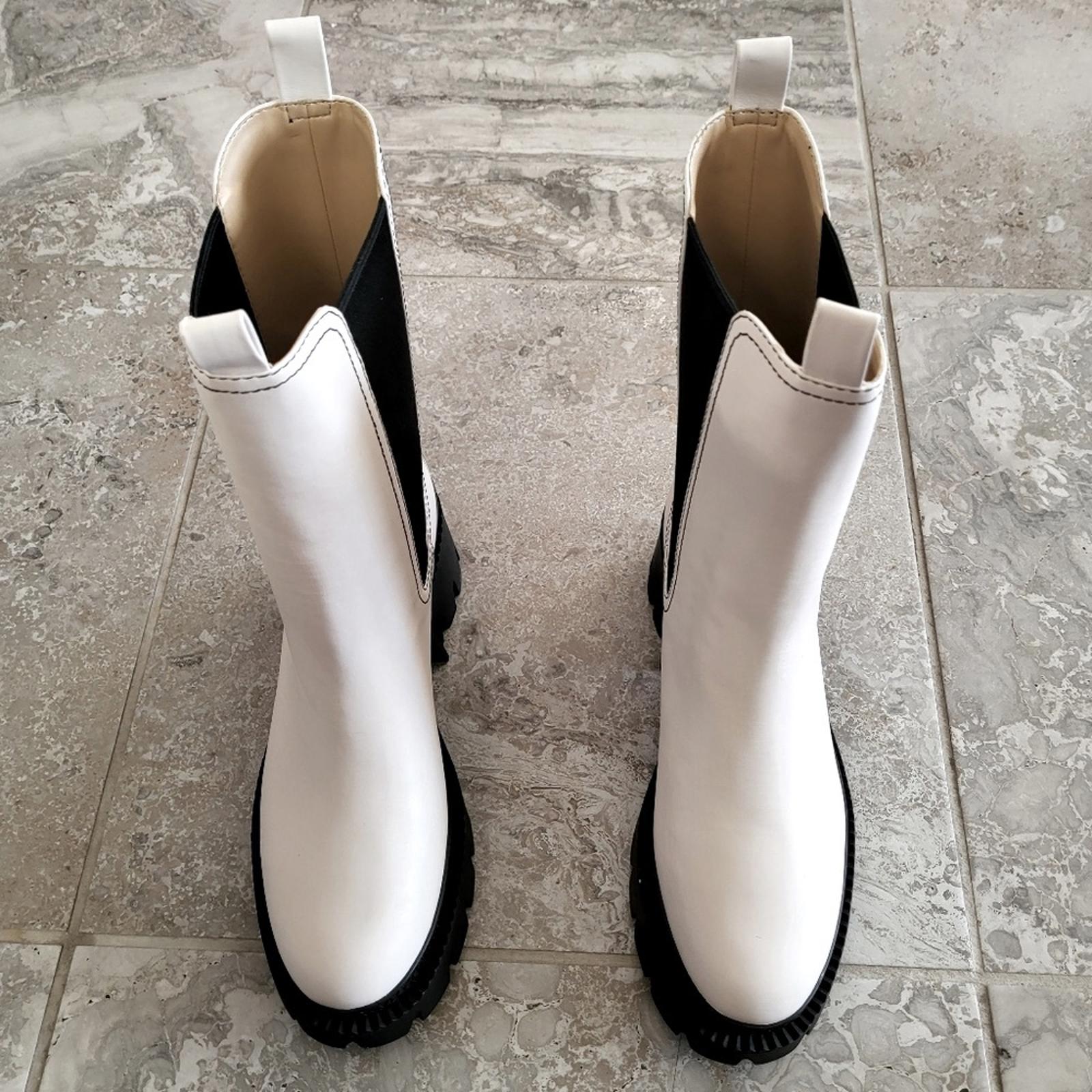 Coach Alexa Leather Bootie in Chalk/Black, Size 11 New in Box