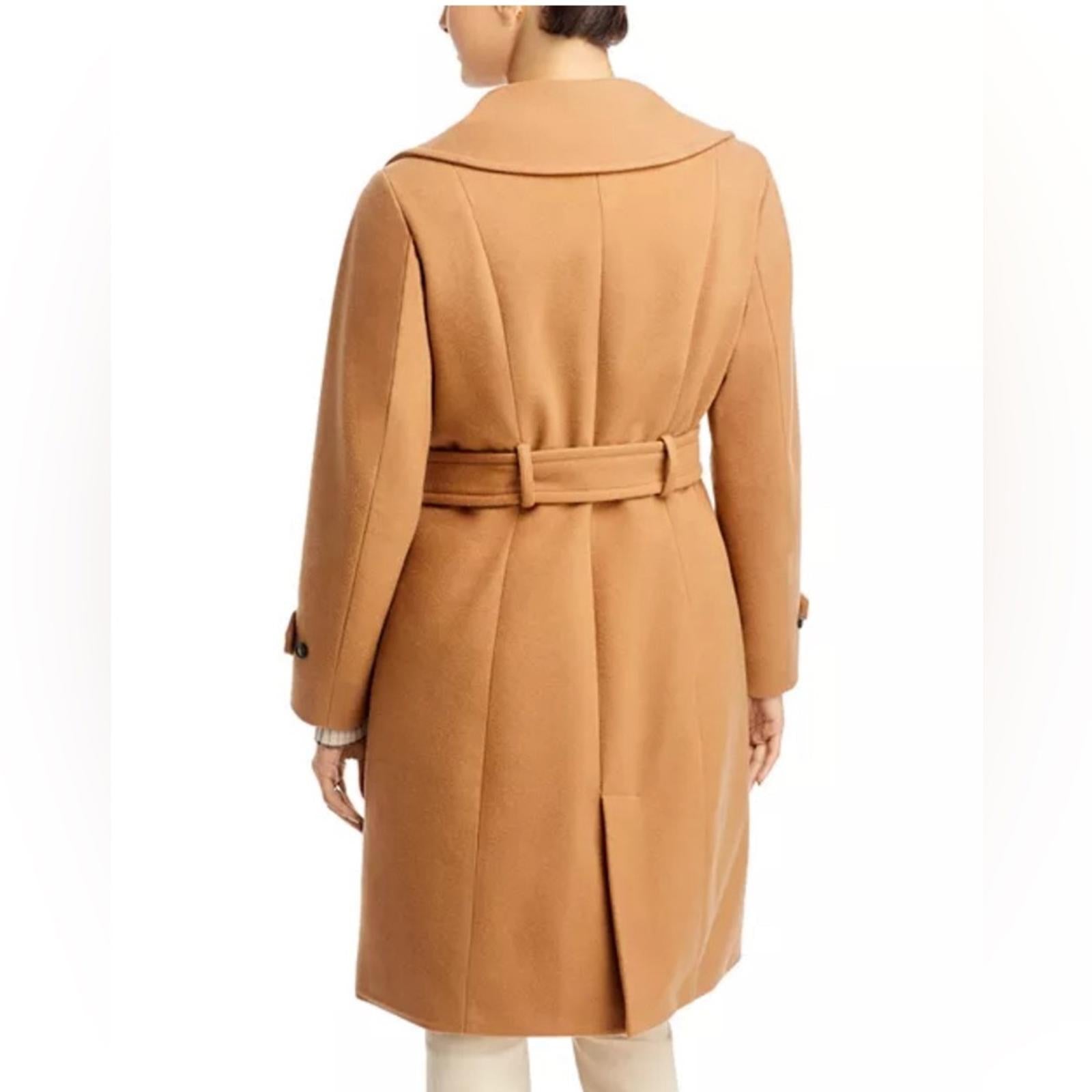 Norwegian Wool Notch Collar Double Breasted Coat, Camel Size XL New w/Tag $1,795