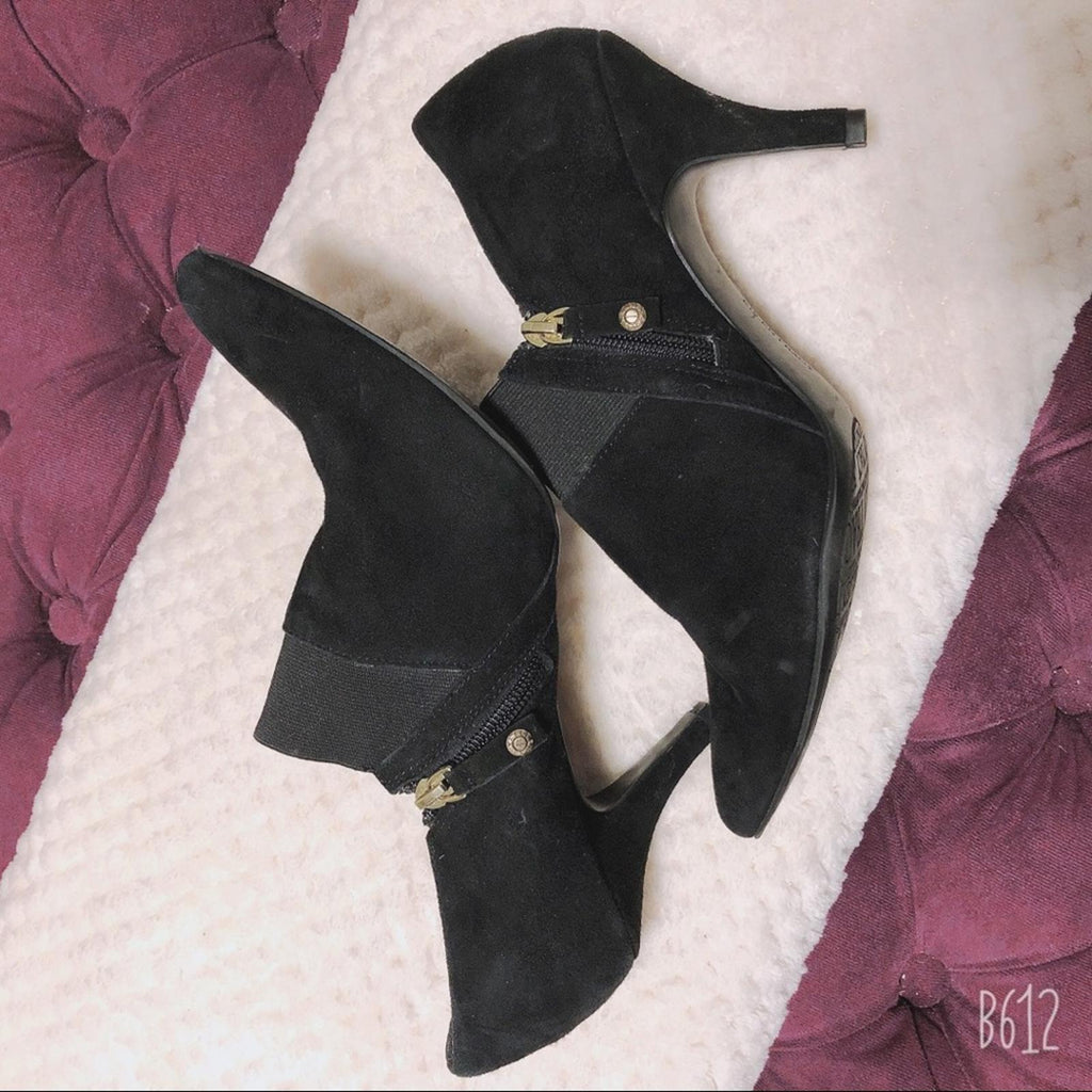 Ellen Tracy Bree Pointed Toe Suede Ankle Boots in Black, Size 10