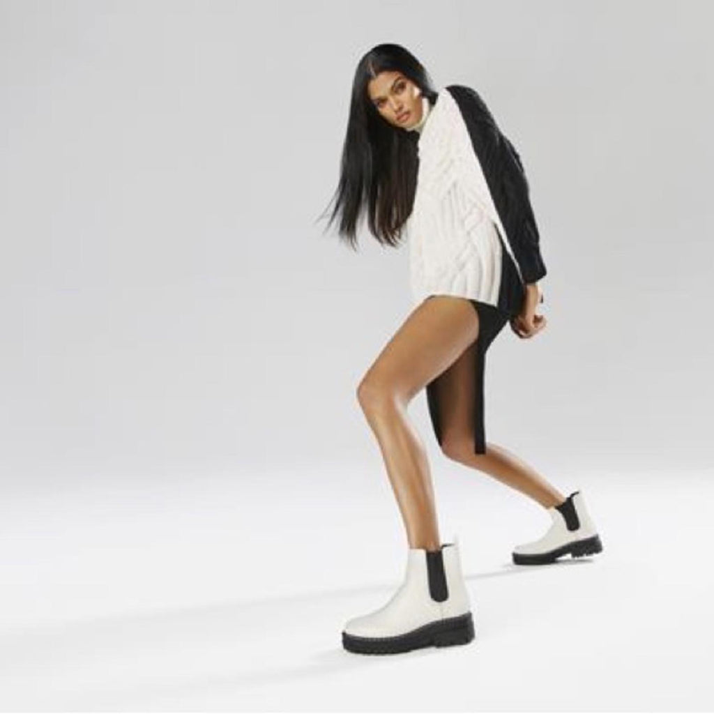Marc Fisher Patrick Chelsea Lugsole Boots, White Size 8.5 New in Box Retail $199