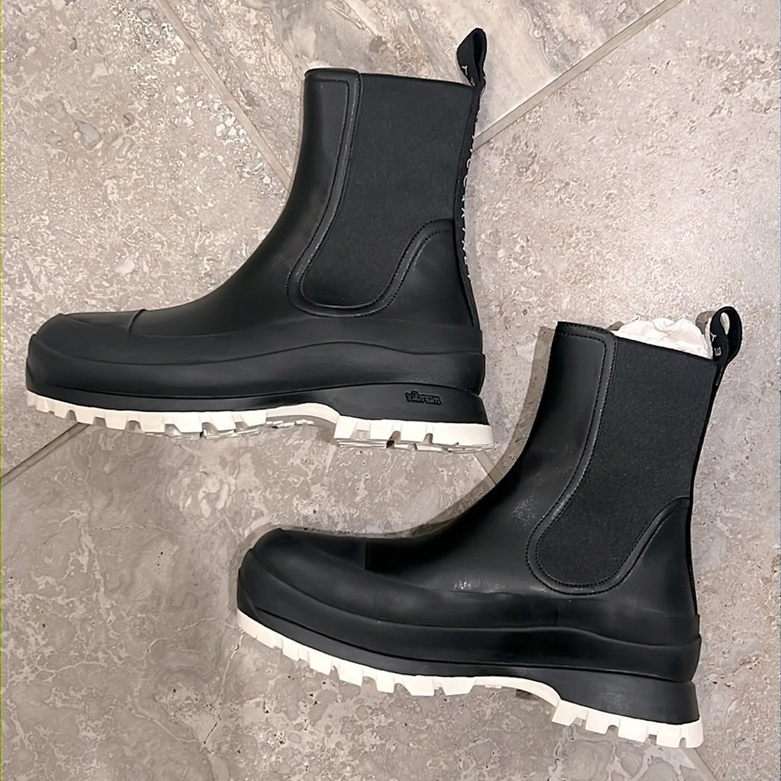 Stella McCartney Trace Chelsea Boots w/Logo Black, Size 40 New