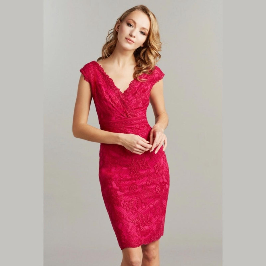 Tadashi Shoji Petite Caria Embroidered Lace Dress in Red, Size 6P Retail $368