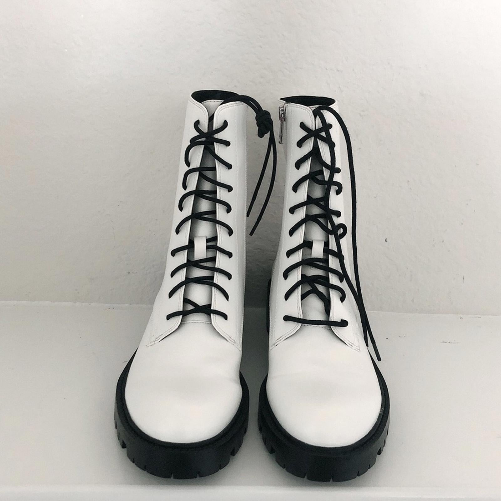 WhoWhatWear Platform Lace-Up Moto Boots in White, Size 8 New w/o Box