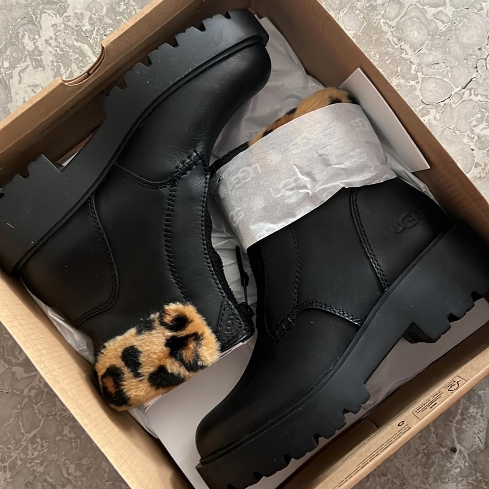 UGG Czeriesa Panther Print Leather Boots in Black, NWT, Size 5