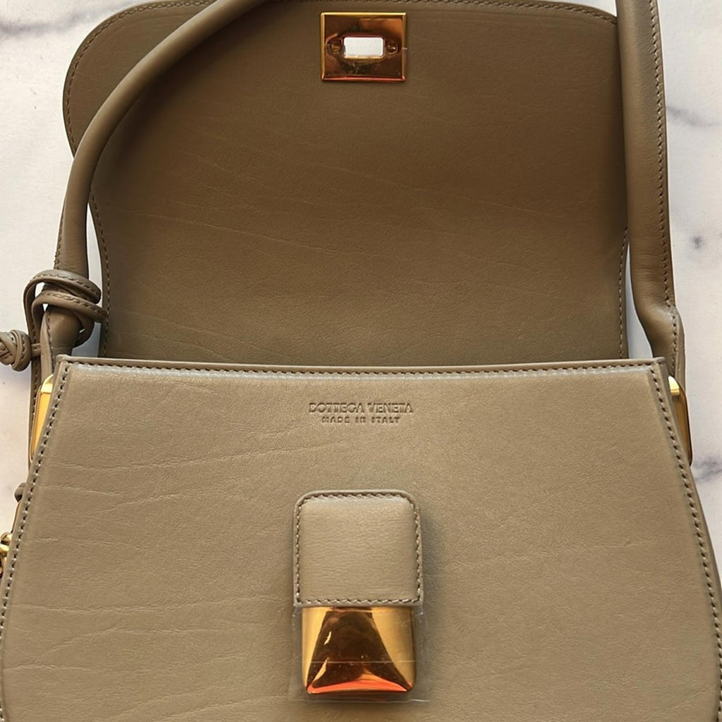 Bottega Veneta Desiree Crossbody Bag in Taupe Leather w/Dust Bag #R00197211S
