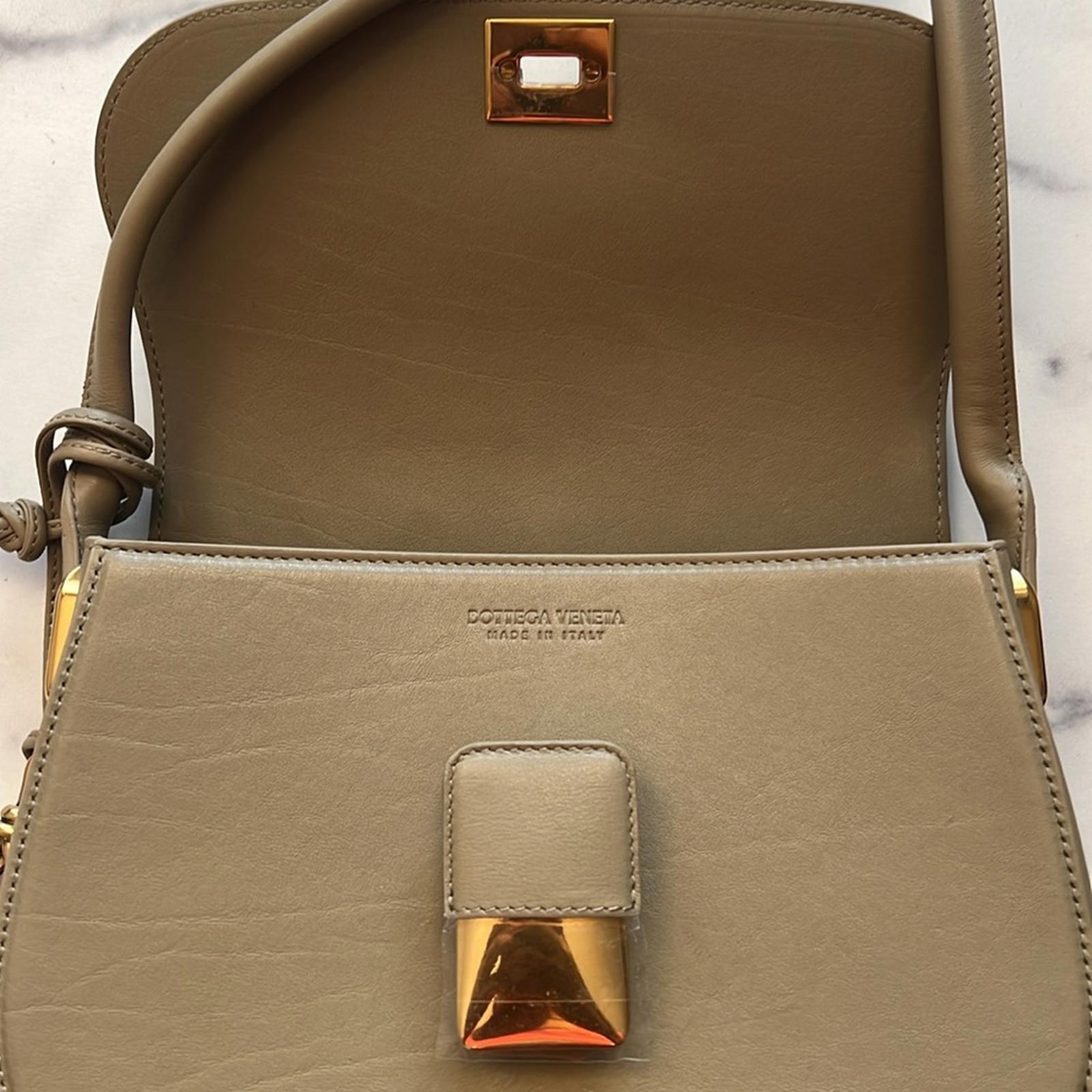 Bottega Veneta Desiree Crossbody Bag in Taupe Leather w/Dust Bag #R00197211S