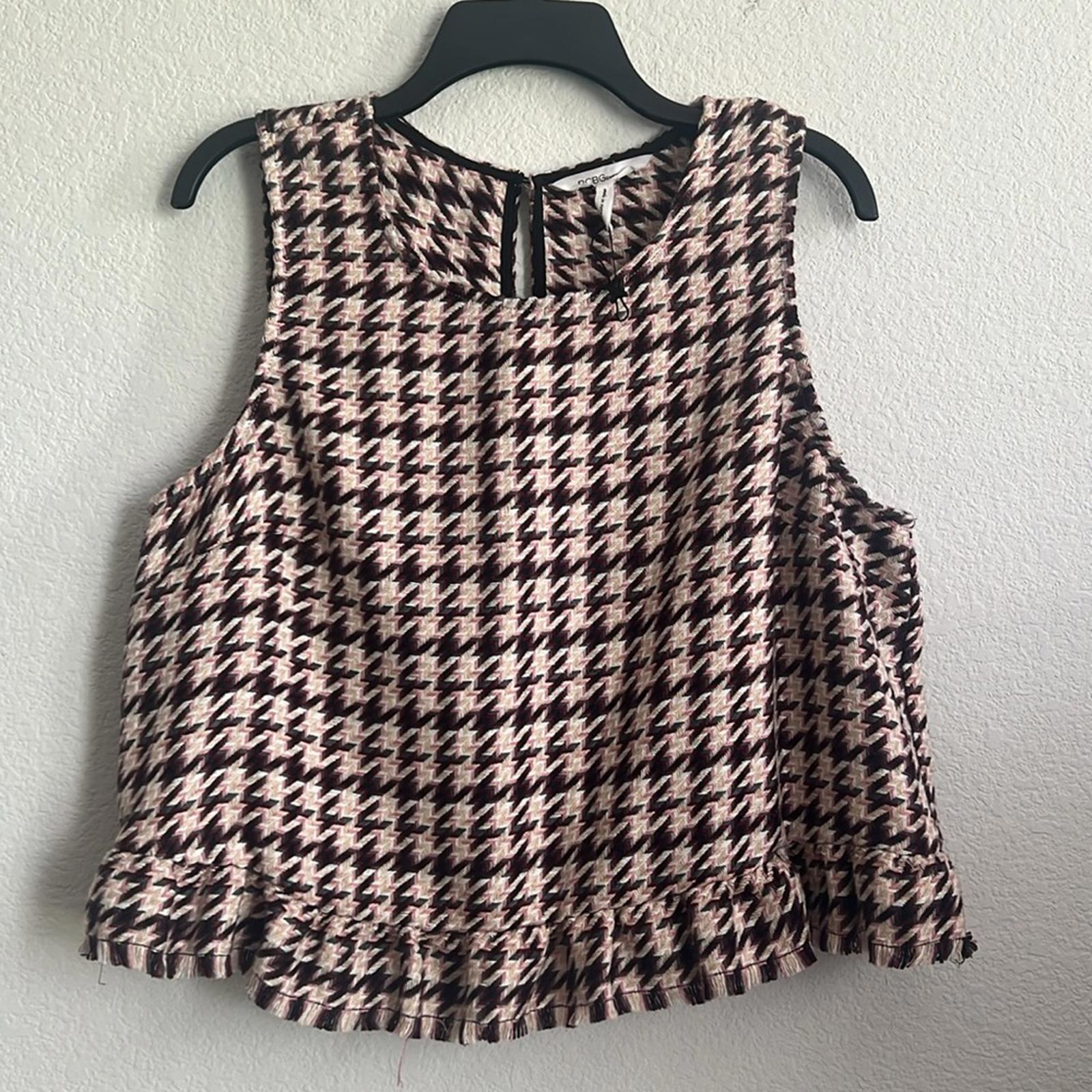 BCBGeneration Ruffle Hem Sleeveless Woven Top in Pink Red, Size XL