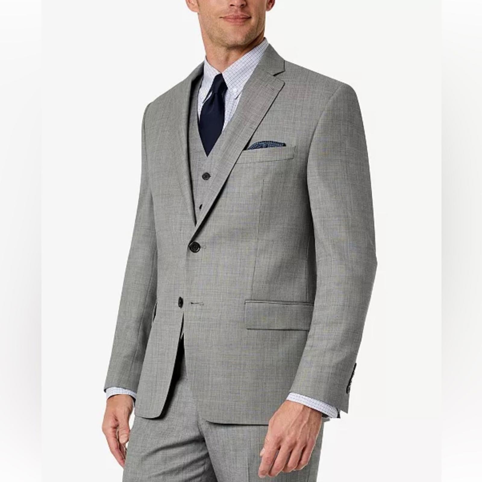 Ralph Lauren Classic Fit Suit Jacket in Light Grey, Size 40 Short New w/Tag $450
