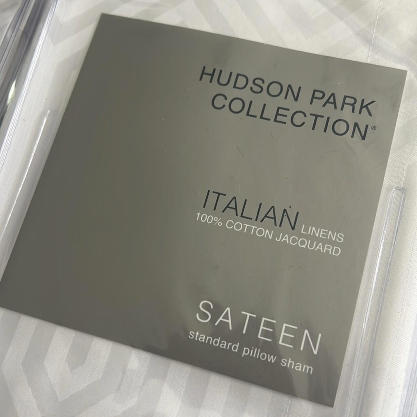 3-Pc Hudson Park Collection Italian Tivoli Jacquard Duvet + 2Shams Sz Queen $855