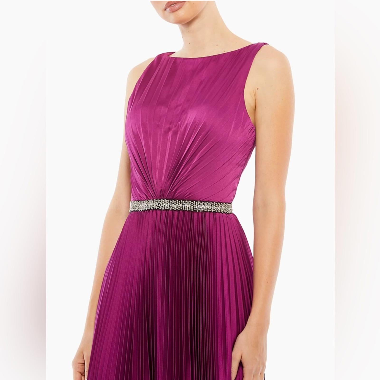 Mac Duggal’s IEENA Belted Pleated Satin Gown in Berry Size 8, New w/Tag