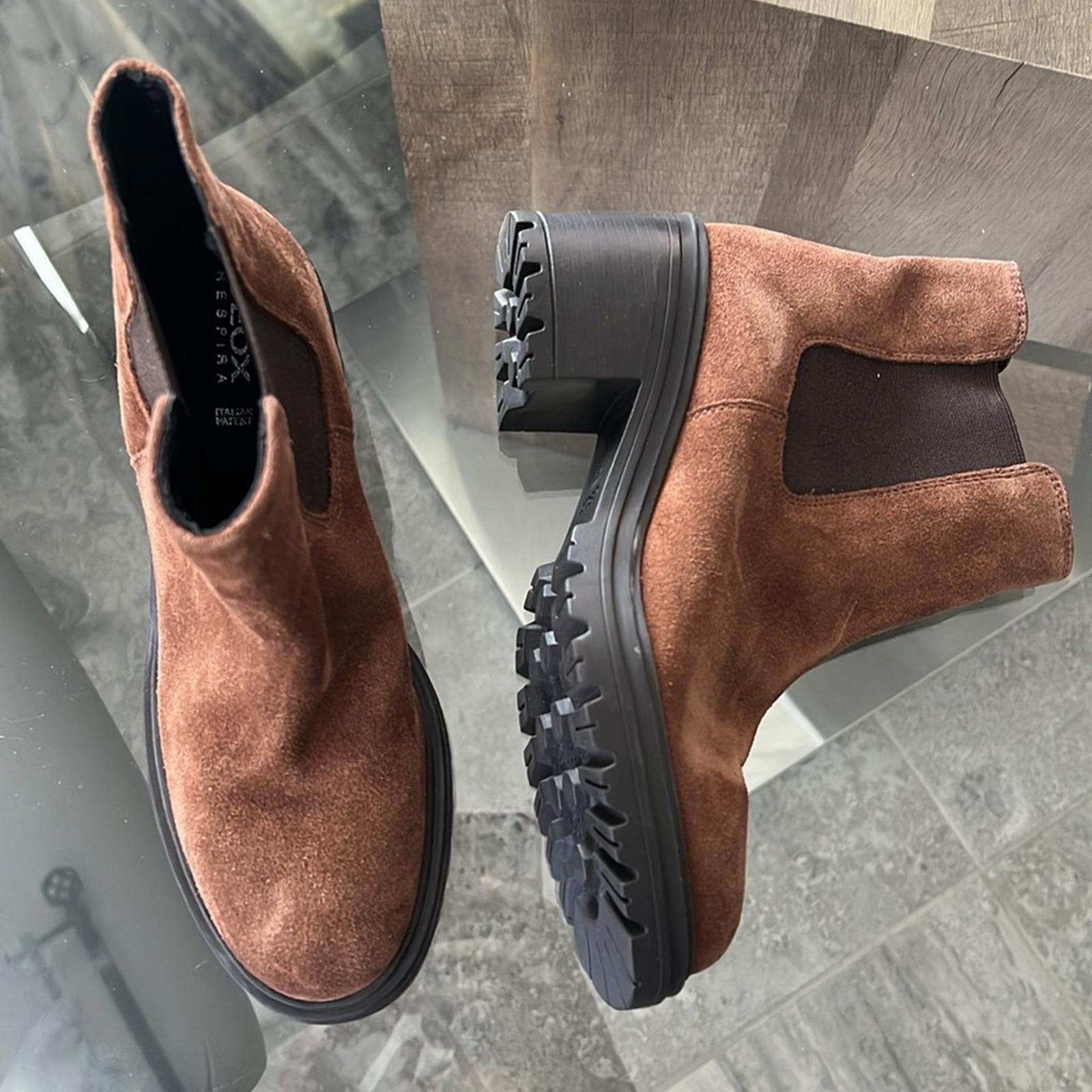 GEOX Damiana Chelsea Boots, Size 37 NEW