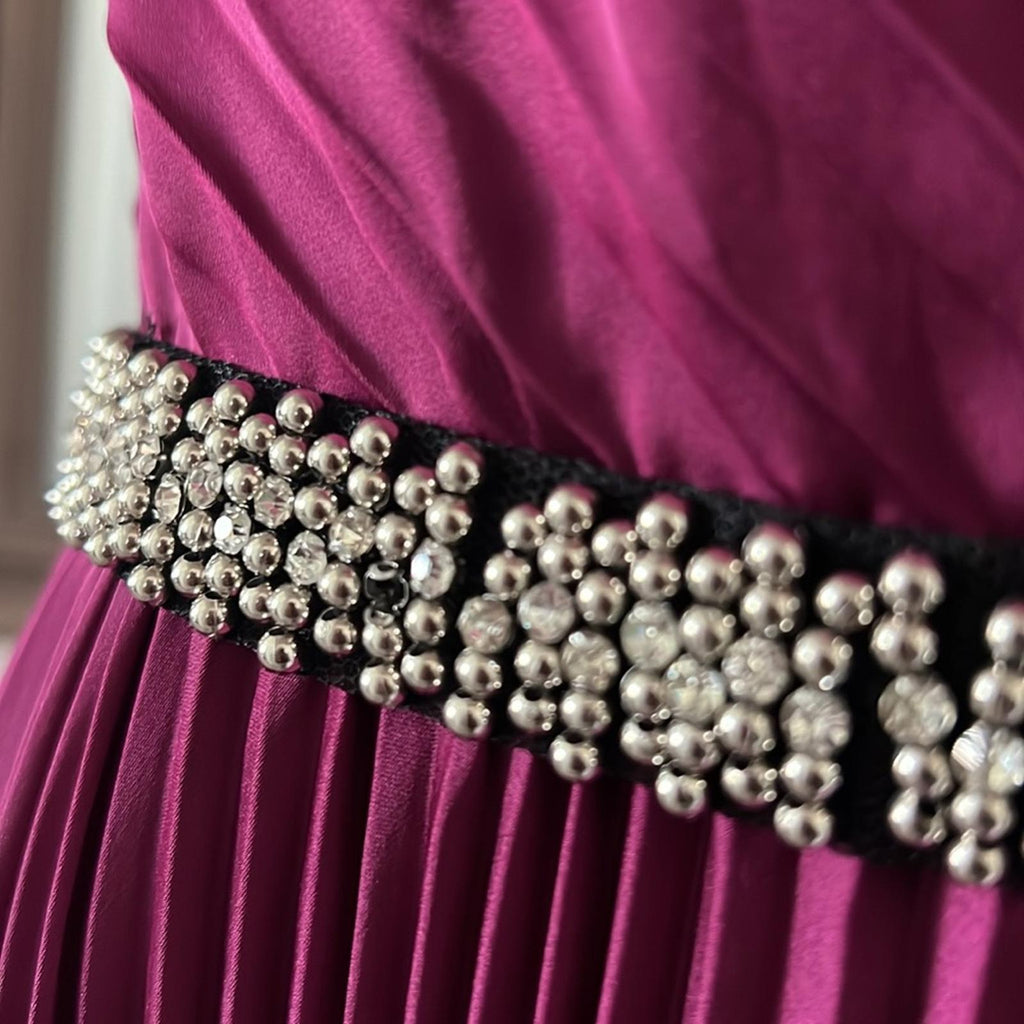 Mac Duggal’s IEENA Belted Pleated Satin Gown in Berry Size 8, New w/Tag