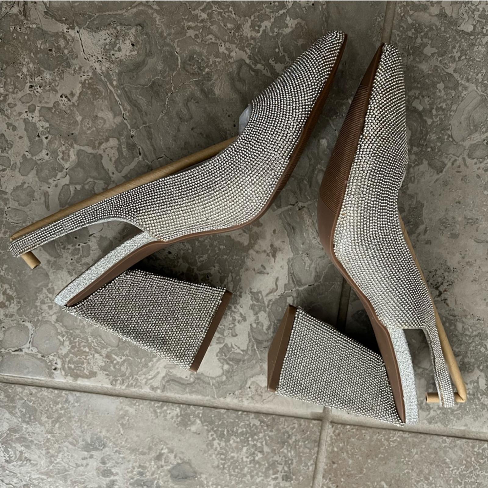 NWT Bar III Arrica Slingback Pumps, Silver Bling Size 7M New in Box Retail $89.5