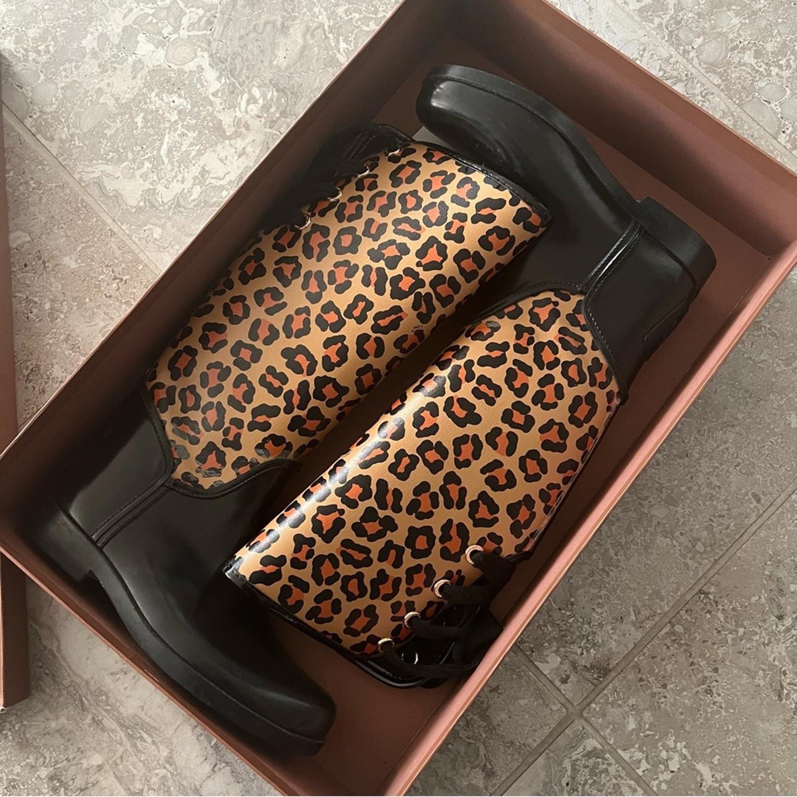 COACH Cozy Tristee Style Lace-Up Rain Boots in Animal Print, Size 9 EXCELLENT!