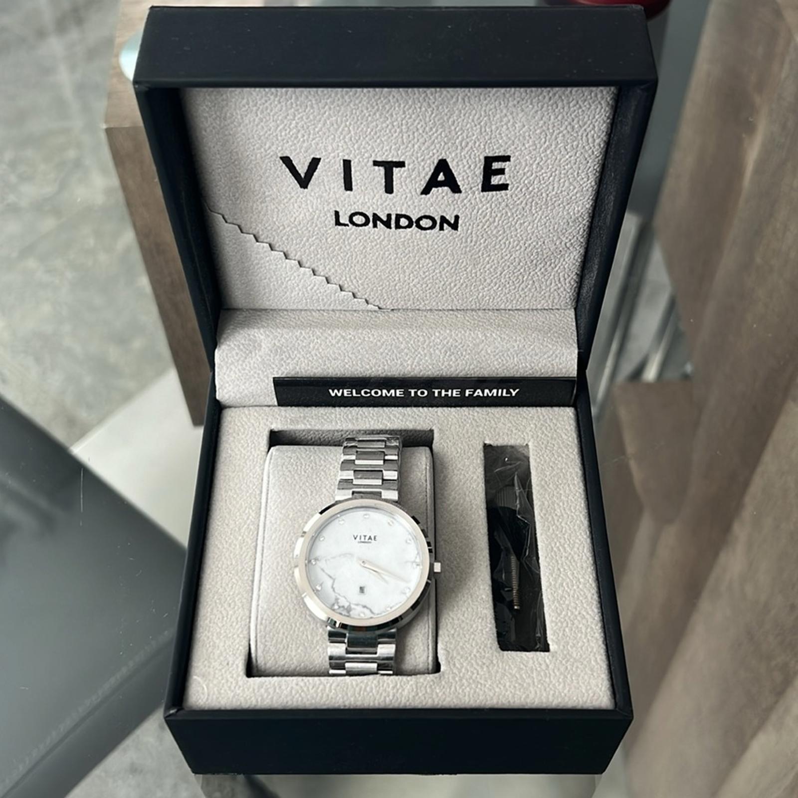 Vitae London Elmington Stainless Steel Bracelet Watch 36mm Silver New w/Tag $259