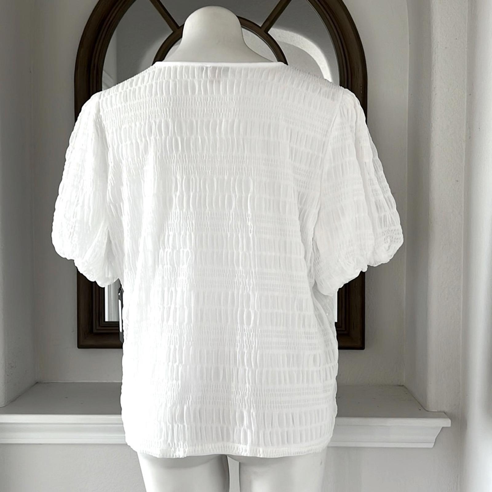 Vince Camuto Smocked Top, Blooming Brights in Ultra White Plus Size 1X NWT $99