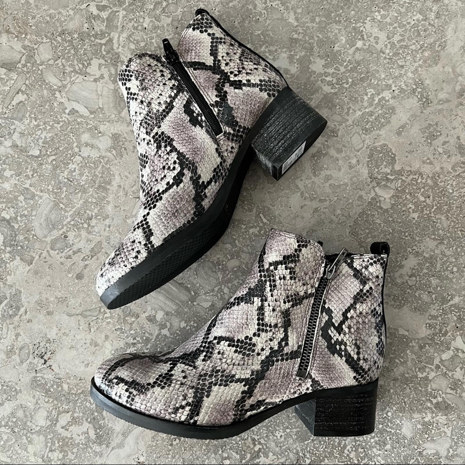 Clarks Mila Sky Grey Snake Leather Ankle Boots, NEW, Size UK 3, US 5½