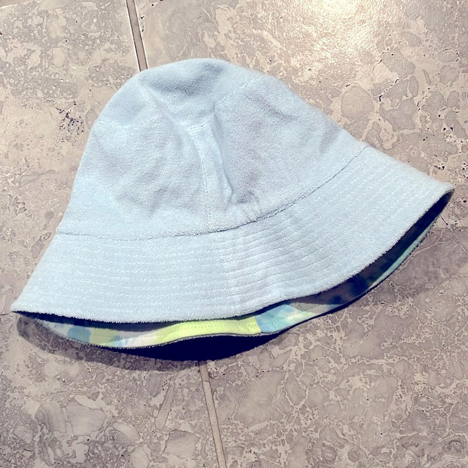 NEW Jenni Reversible Bucket Hat, Tie Dye Terry Cloth, One Size New w/Tag