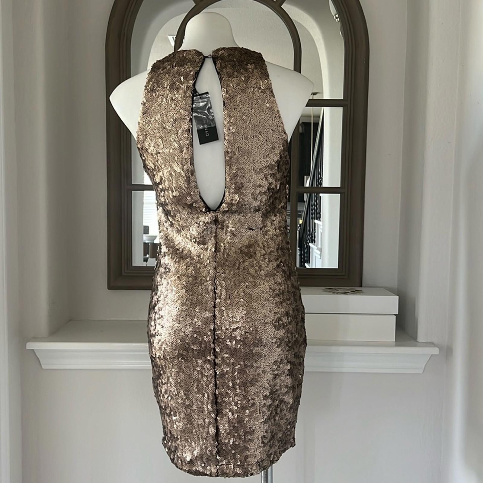 Dynamite Robe à Paillettes Bodycon Sequin Dress, Matte Bronze, Size M New w/Tag