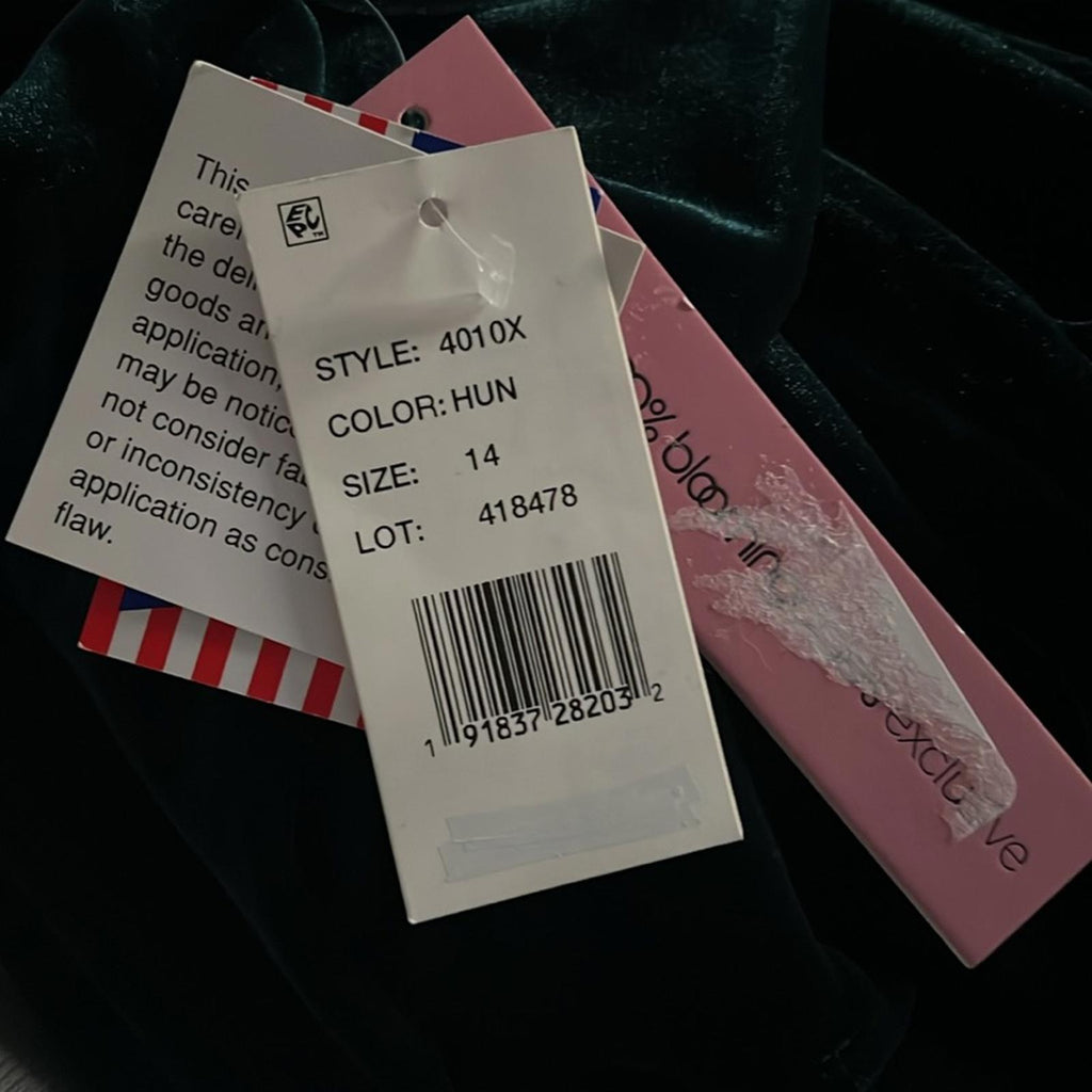 Bloomingdale’s Aqua V-Neck Velvet Gown in Hunter Green, Size 14 NEW w/Tag
