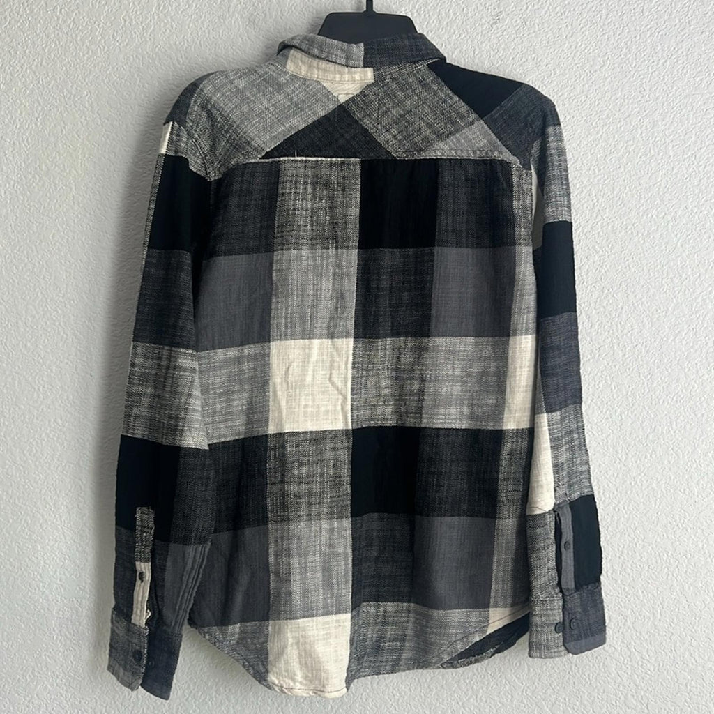 Junk Food Plaid 1 Chest Pocket Tampa Button-Up Long Sleeve Shirt, NWT, Size S