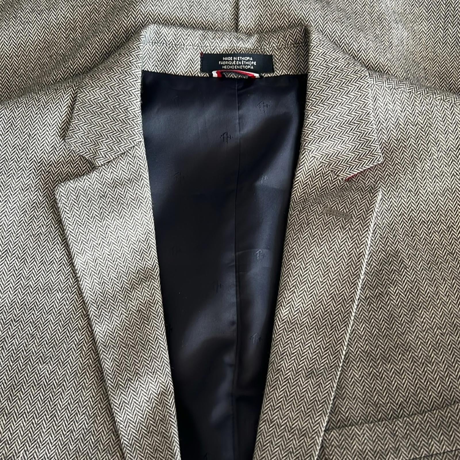 Tommy Hilfiger Big Boys Brushed Herringbone Jacket in Dark Gray Size 18 NWT $125