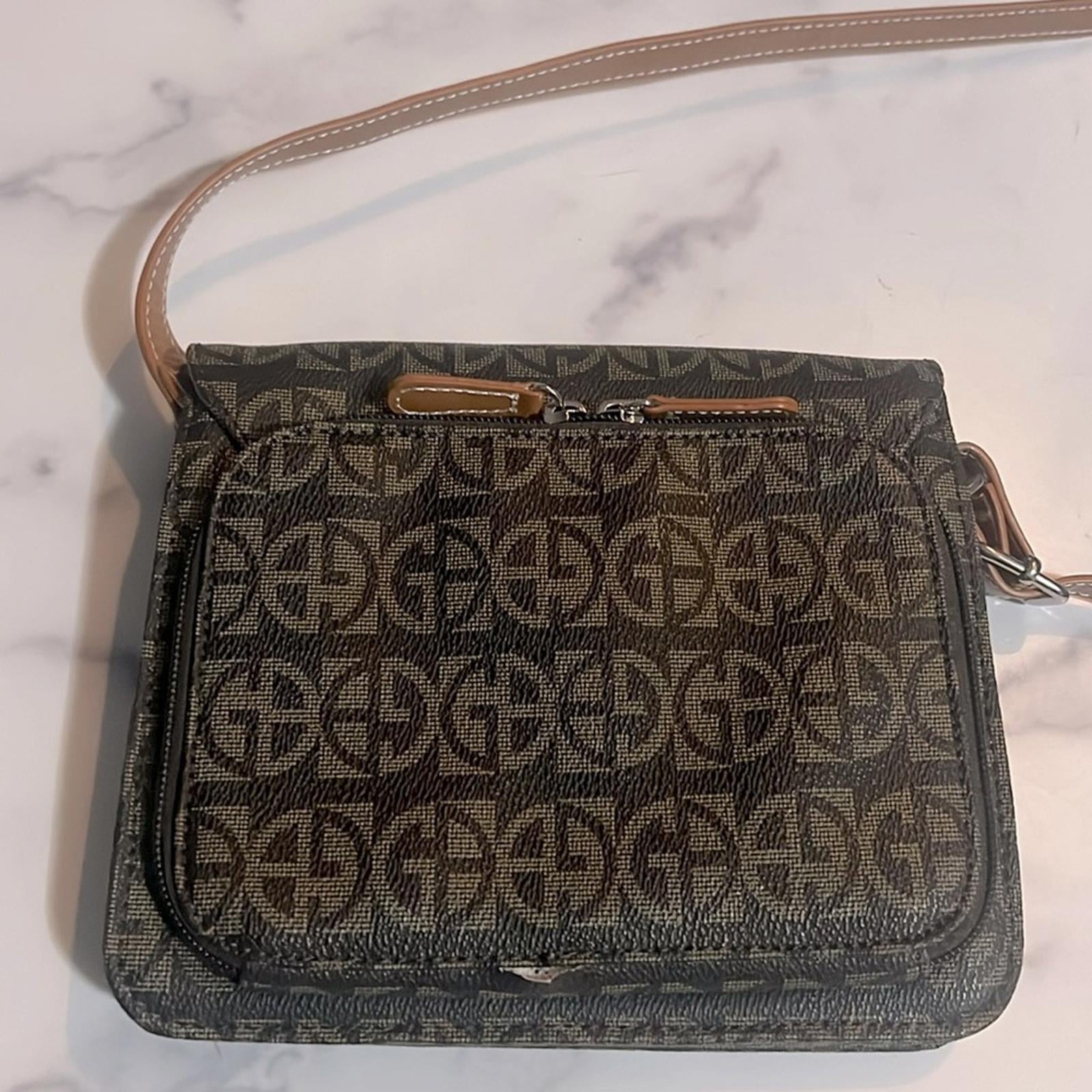 Giani Bernini Block Signature Crossbody Organizer Bag Retail $99.50