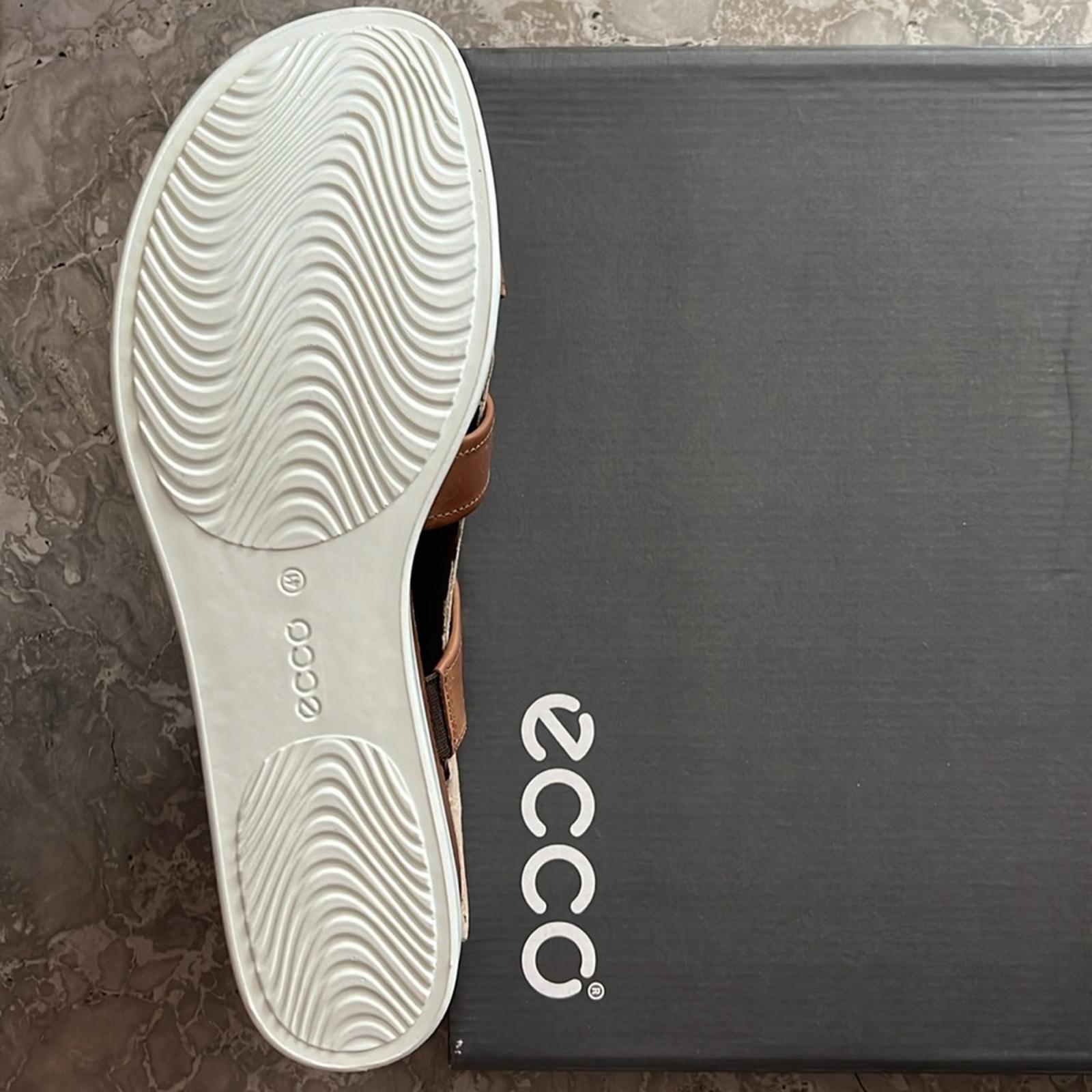 ECCO Whisky Touch Plateau Leather Sandals, Size EU 41 | US 10-10.5 New in Box
