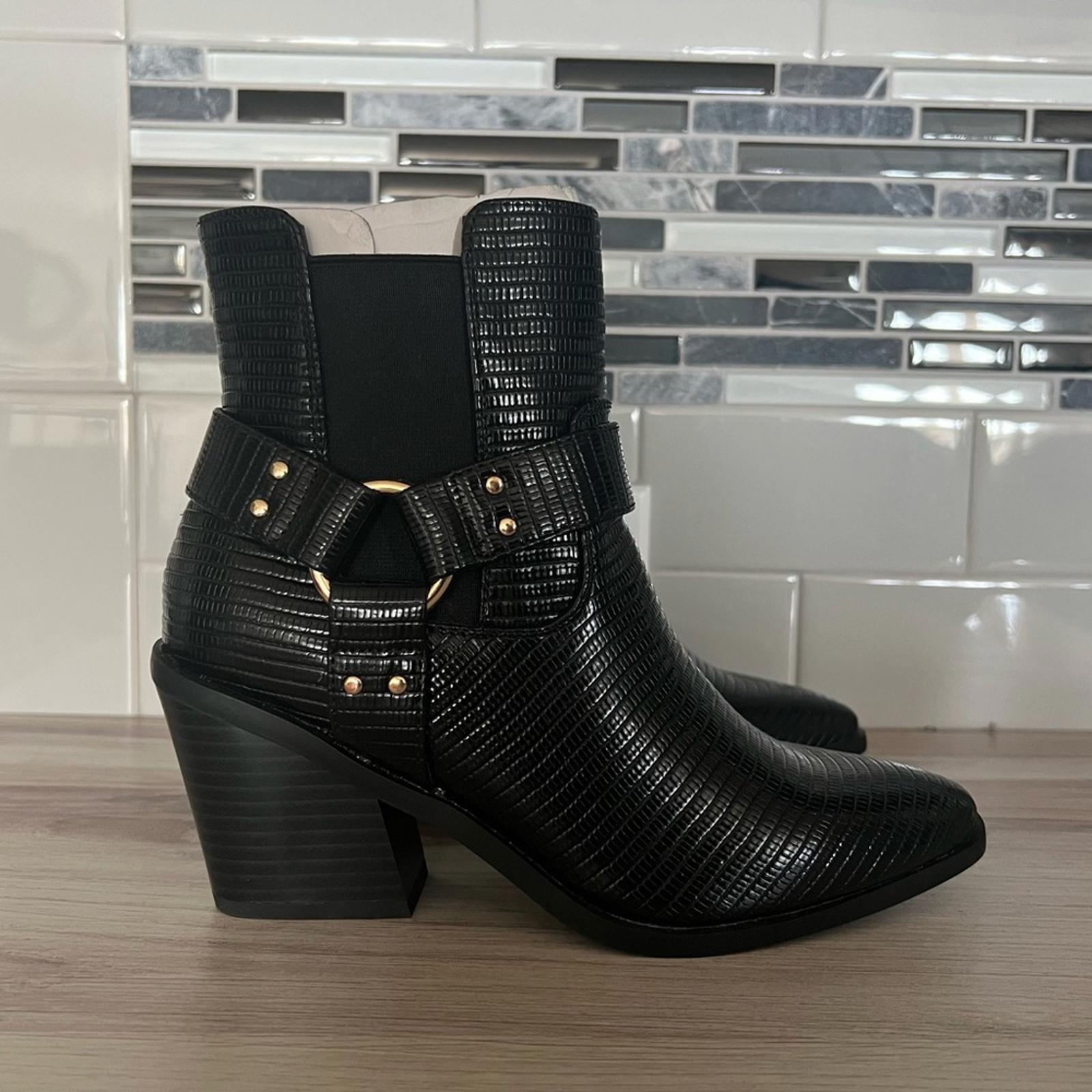 Shoe Dazzle Dasey Pointed Toe Cowgirl Ankle Boots Size US6, EU36.5 New w/o Box