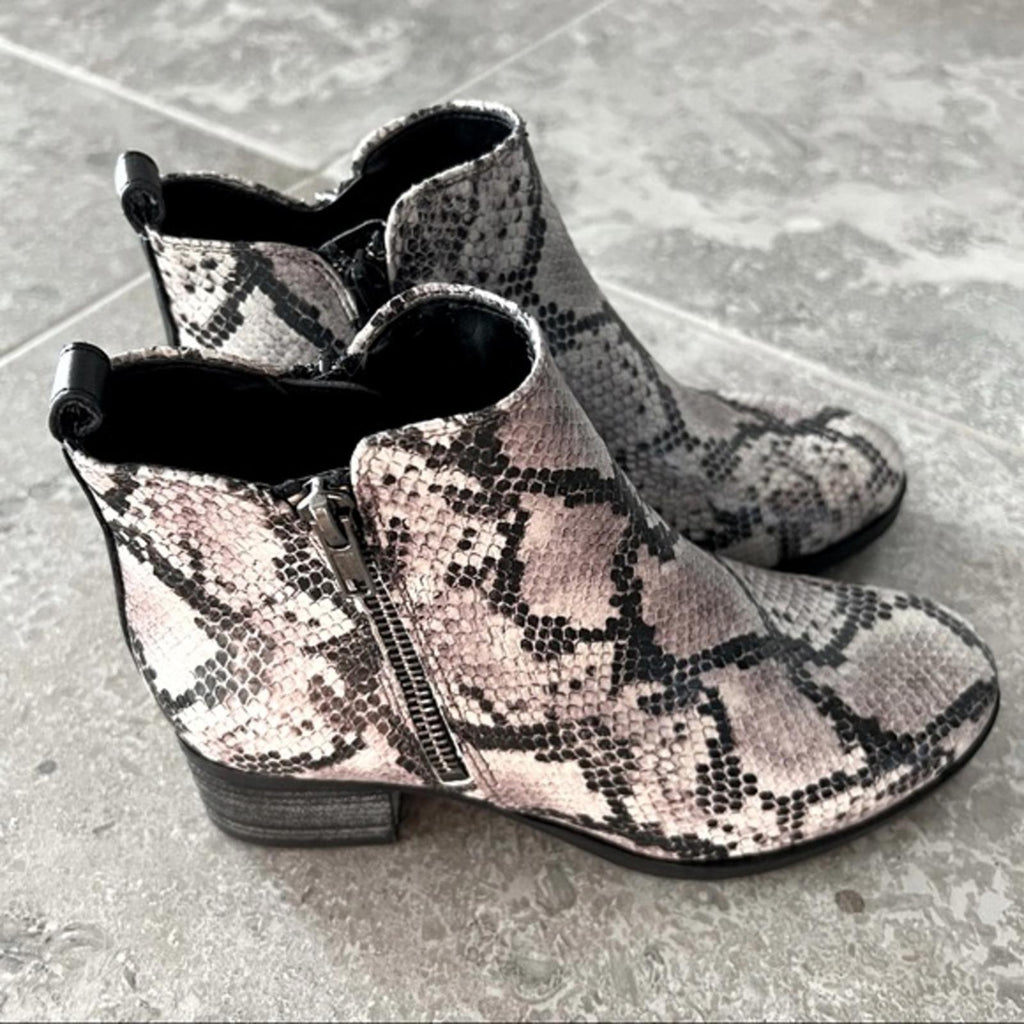Clarks Mila Sky Grey Snake Leather Ankle Boots, NEW, Size UK 3, US 5½