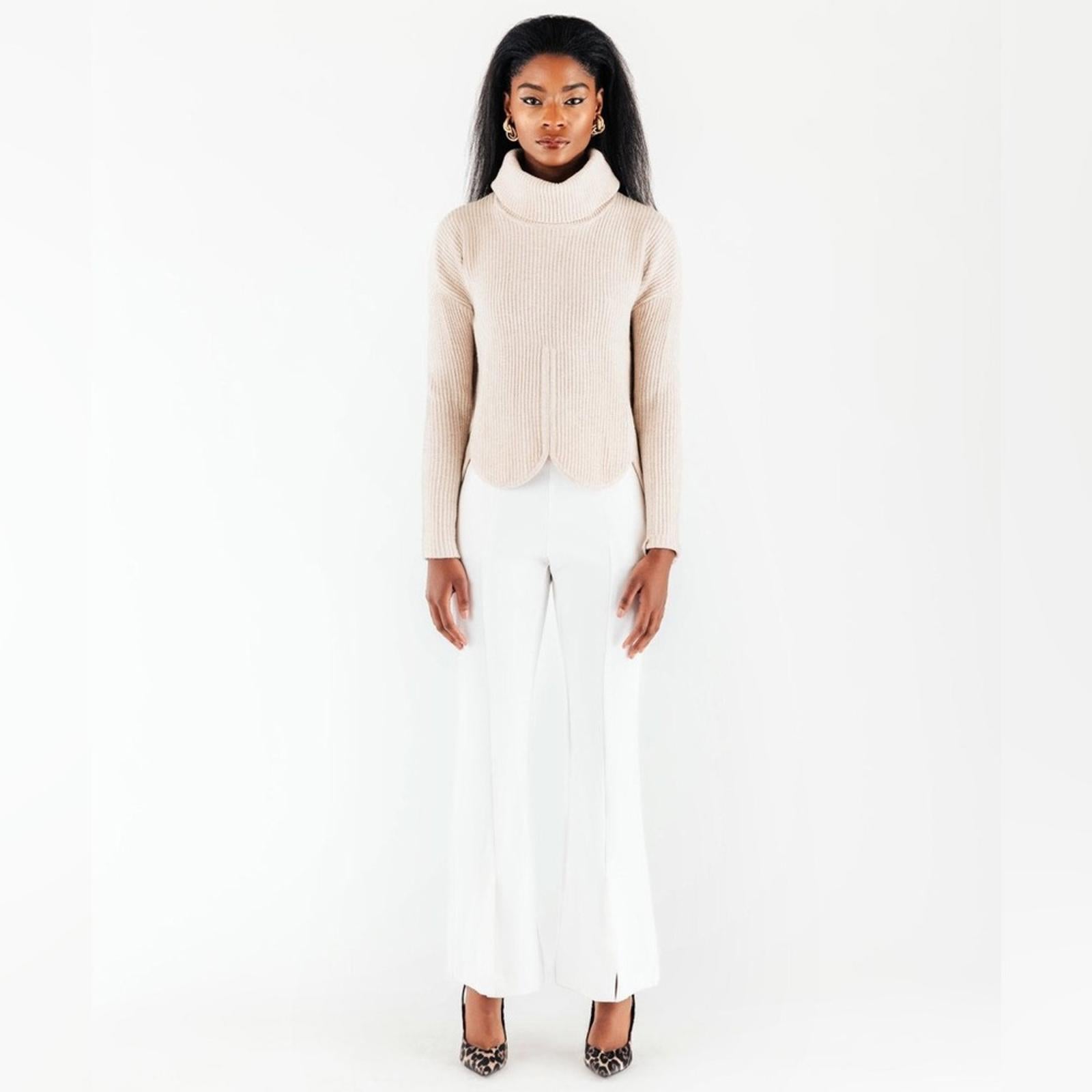 Chloé Kristyn Café Au Lait Anna Scallop Sweater, Size L, New w/Tag Retail $398