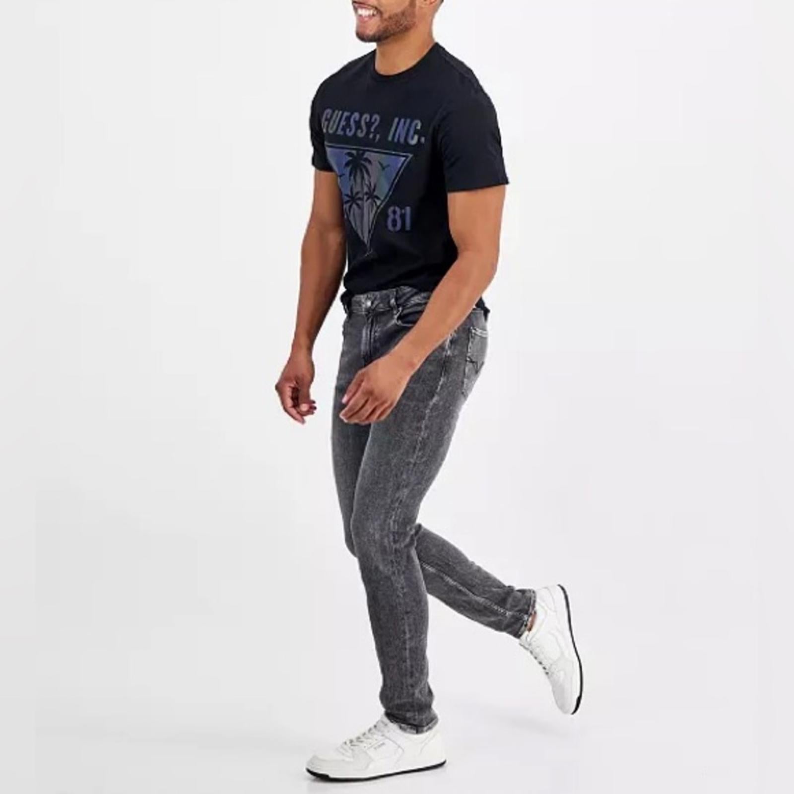 GUESS Men's Chris Slim-Straight Jeans, Size W33 x L32 NEW w/Tag $158
