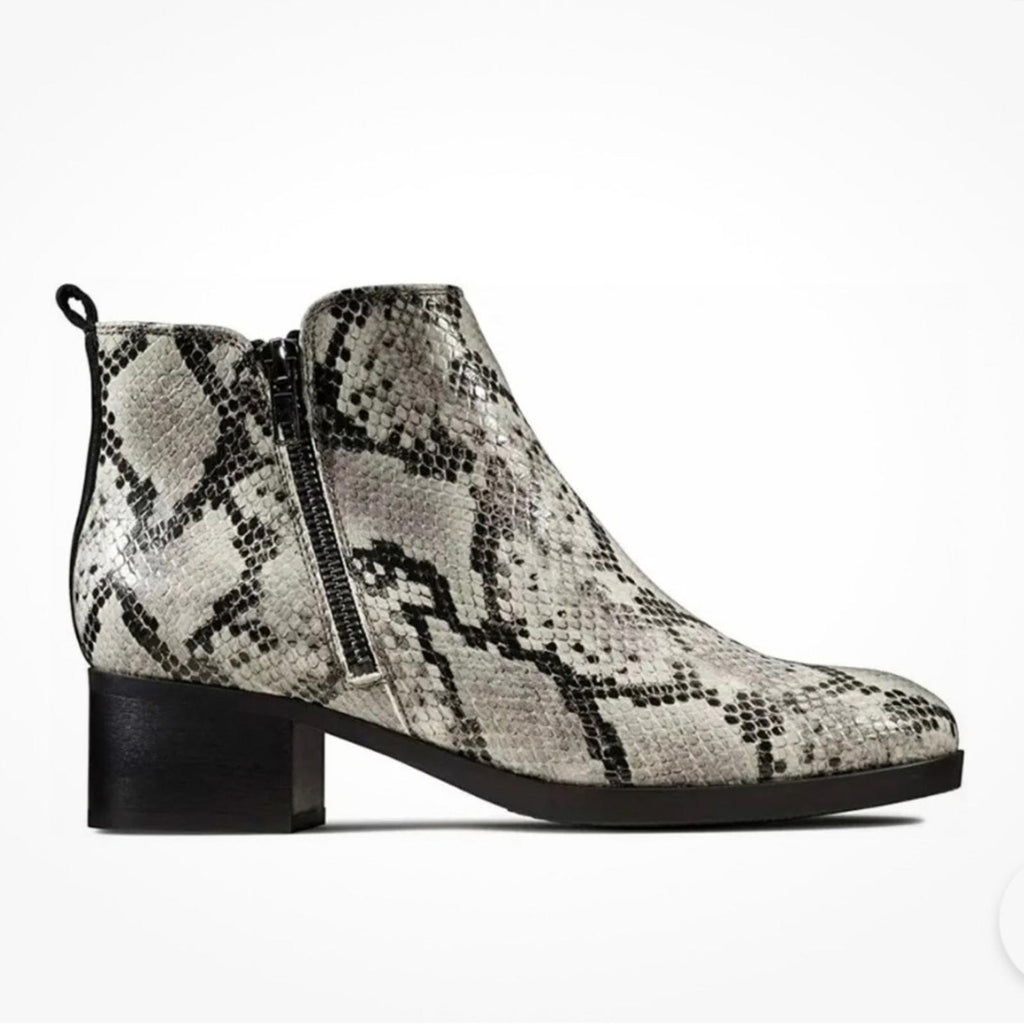 Clarks Mila Sky Grey Snake Leather Ankle Boots, NEW, Size UK 3, US 5½