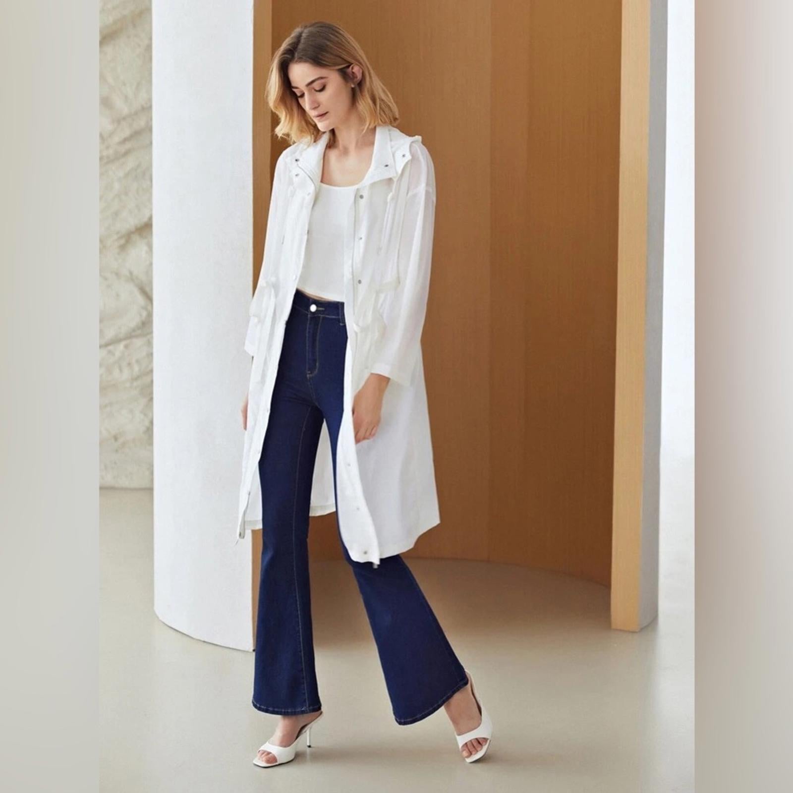 MOTF Lightweight Drawstring Trench Coat in White, Size L New in Packaging