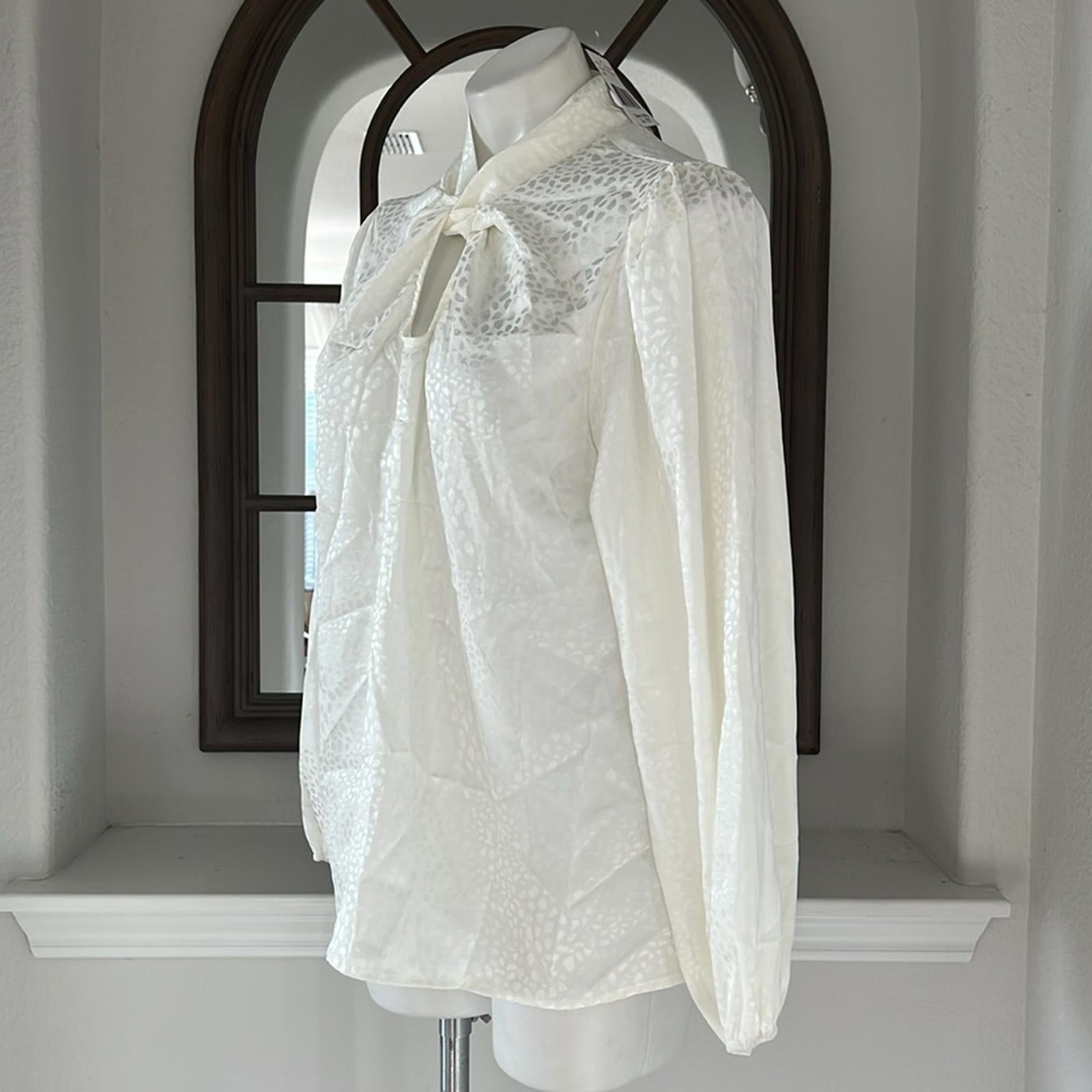Status by Chenault Jacquard Twist Neck Blouse in Off White, Size L New w/Tag