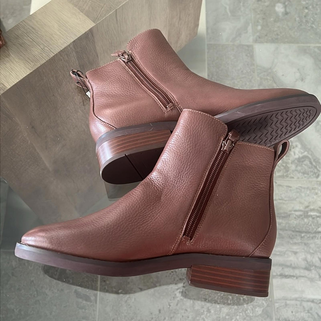 COLE HAAN Waterproof River Chelsea Booties, Sequoia Le Size 7, New w/o Box
