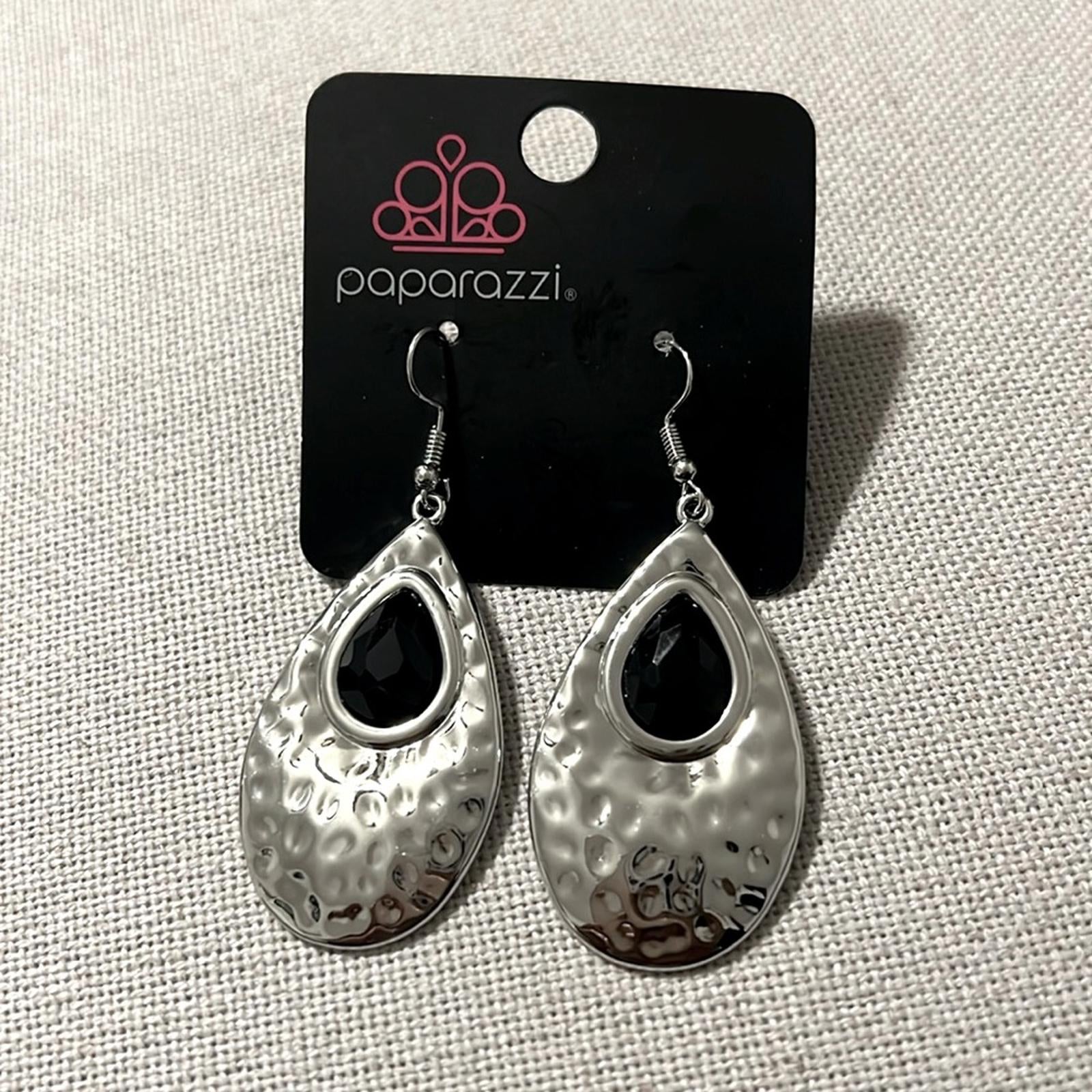 Paparazzi Tranquil Trove Hook Earrings, New w/Tag