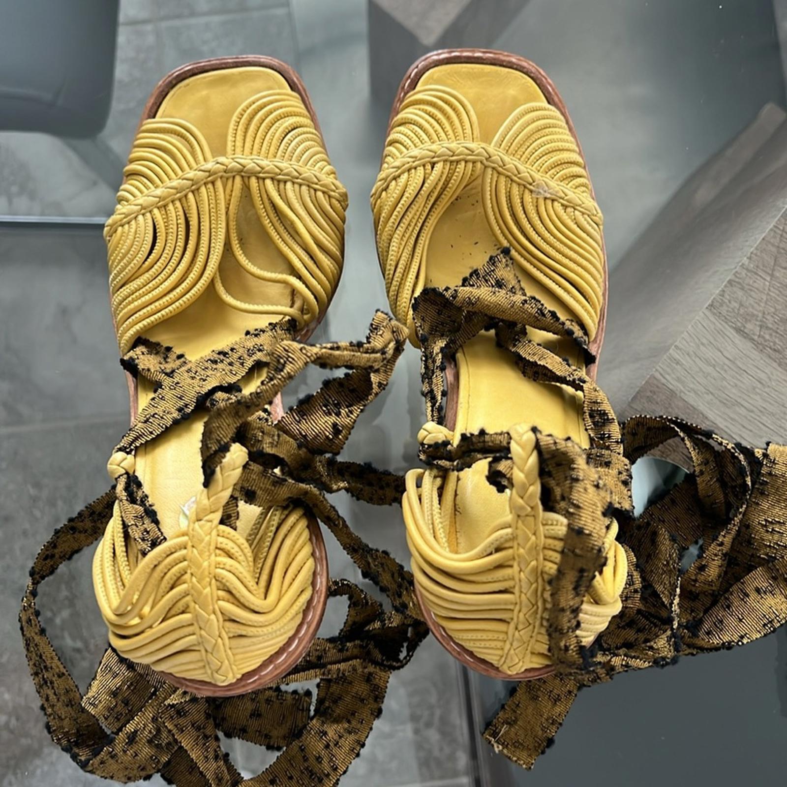 Ulla Johnson Yellow Gia Ribbon Heeled Sandals (Vogue Runway) Size 40 EXCELLENT!