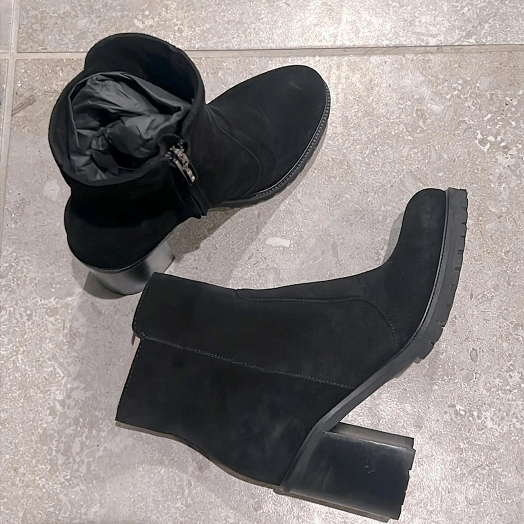 La Canadienne Holt Dress Booties in Black, NWT, Size 8