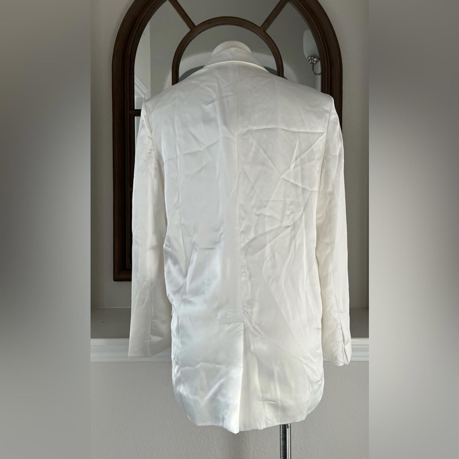 Steve Madden Revolve Smooth Talk Blazer, Satin One-Button in White Ivory NEW $99