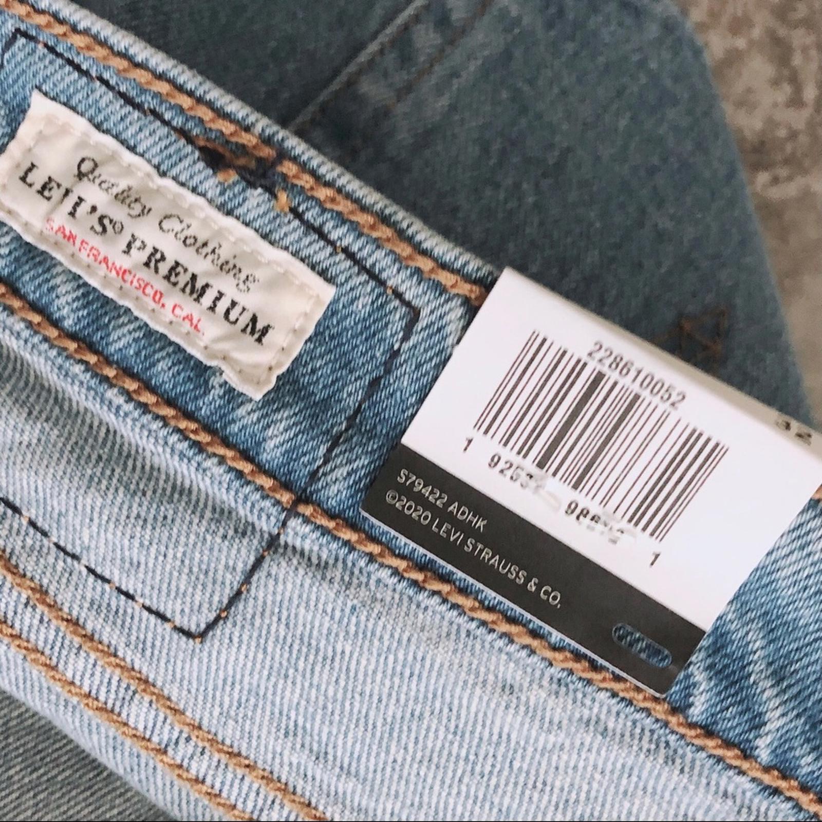 Levi’s Premium Wedgie Icon High-Rise Blue Jeans, Size 32 New with Tag