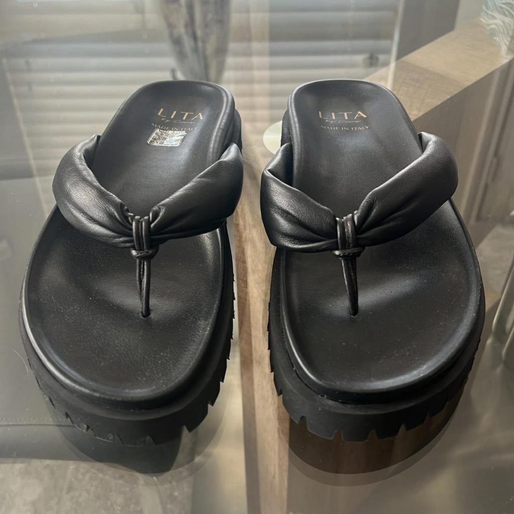 LITA by Ciara (Made in Italy) Lug Sole Thong Sandals, Black Size 42 EXCELLENT!