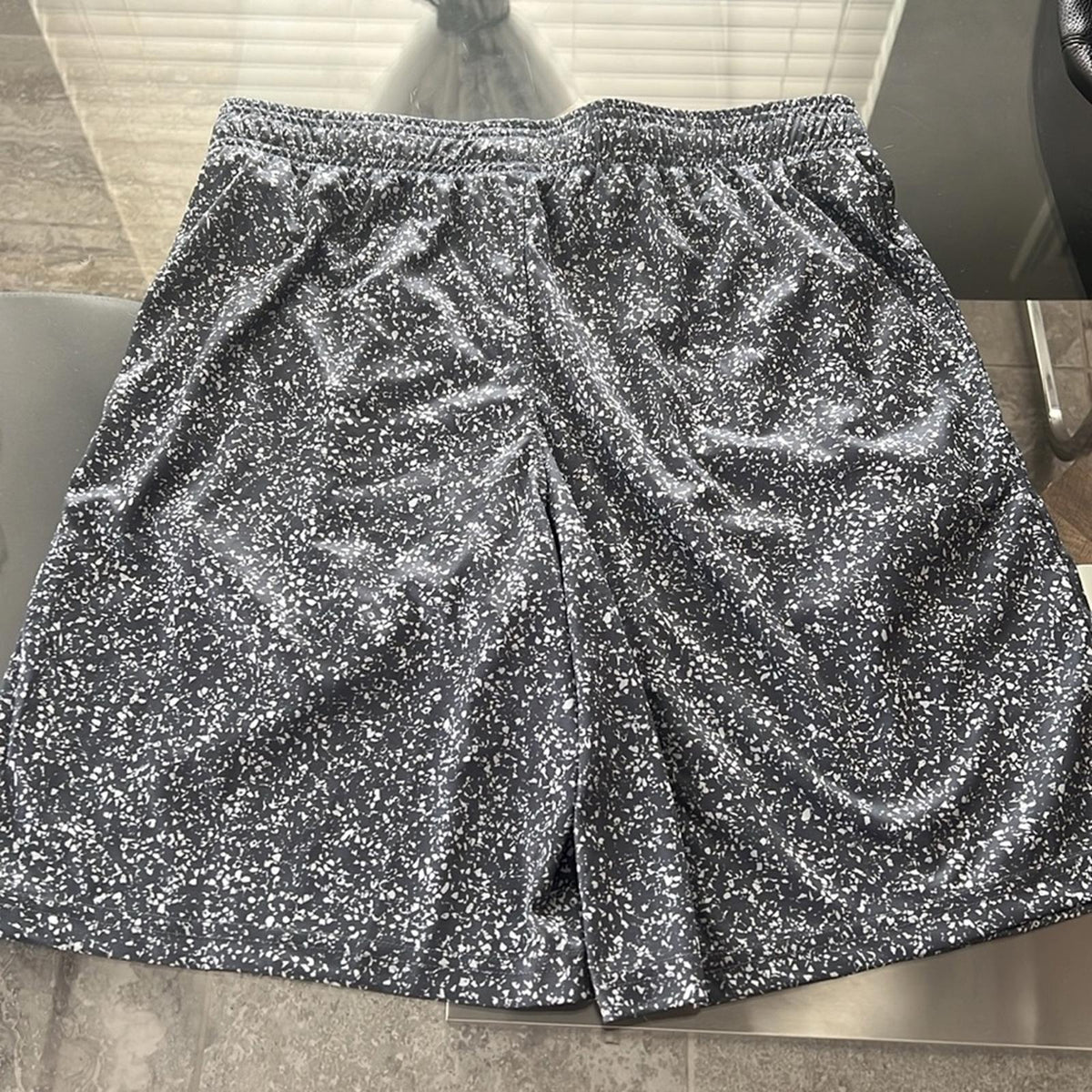 Under Armour Renegade 3.0 Printed Boy’s Loose Shorts, Grey Size YXL New w/Tag