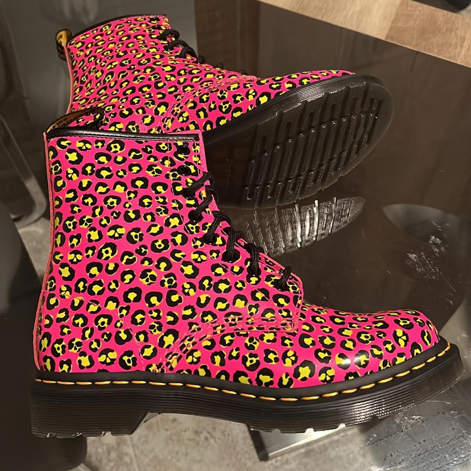 Dr Martens 1460 Leopard Smooth Leather Lace Up Boots, Pink Size 8 New w/o Box